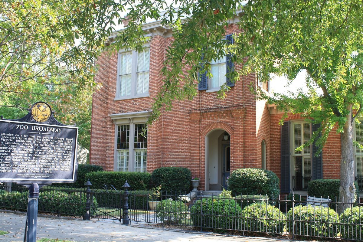 A historic building at 700 Broadway in the Columbus Historic District.