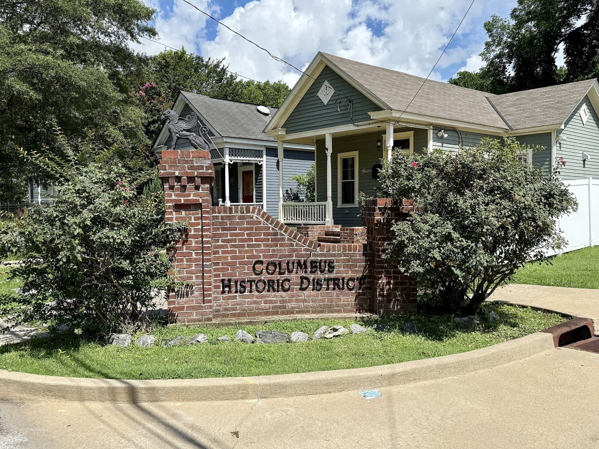 A sign for the Columbus Historic District.
