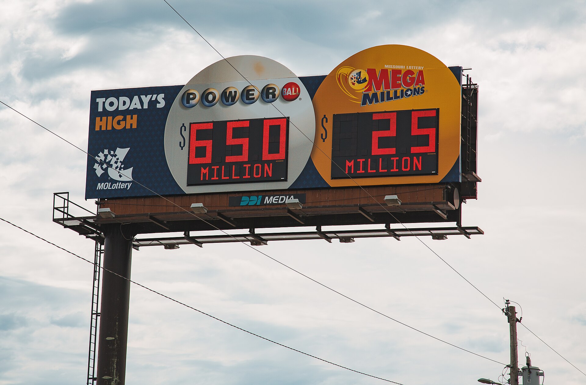 A billboard advertises Powerball and Mega Millions jackpots in Missouri (file photo).